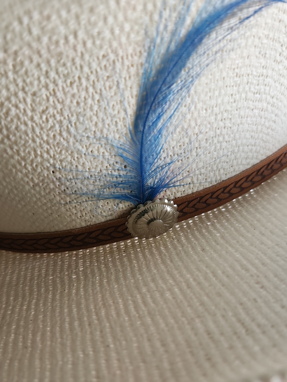Smithbilt Cream Straw Western Hat with Blue Feather - Picture 3 of 5